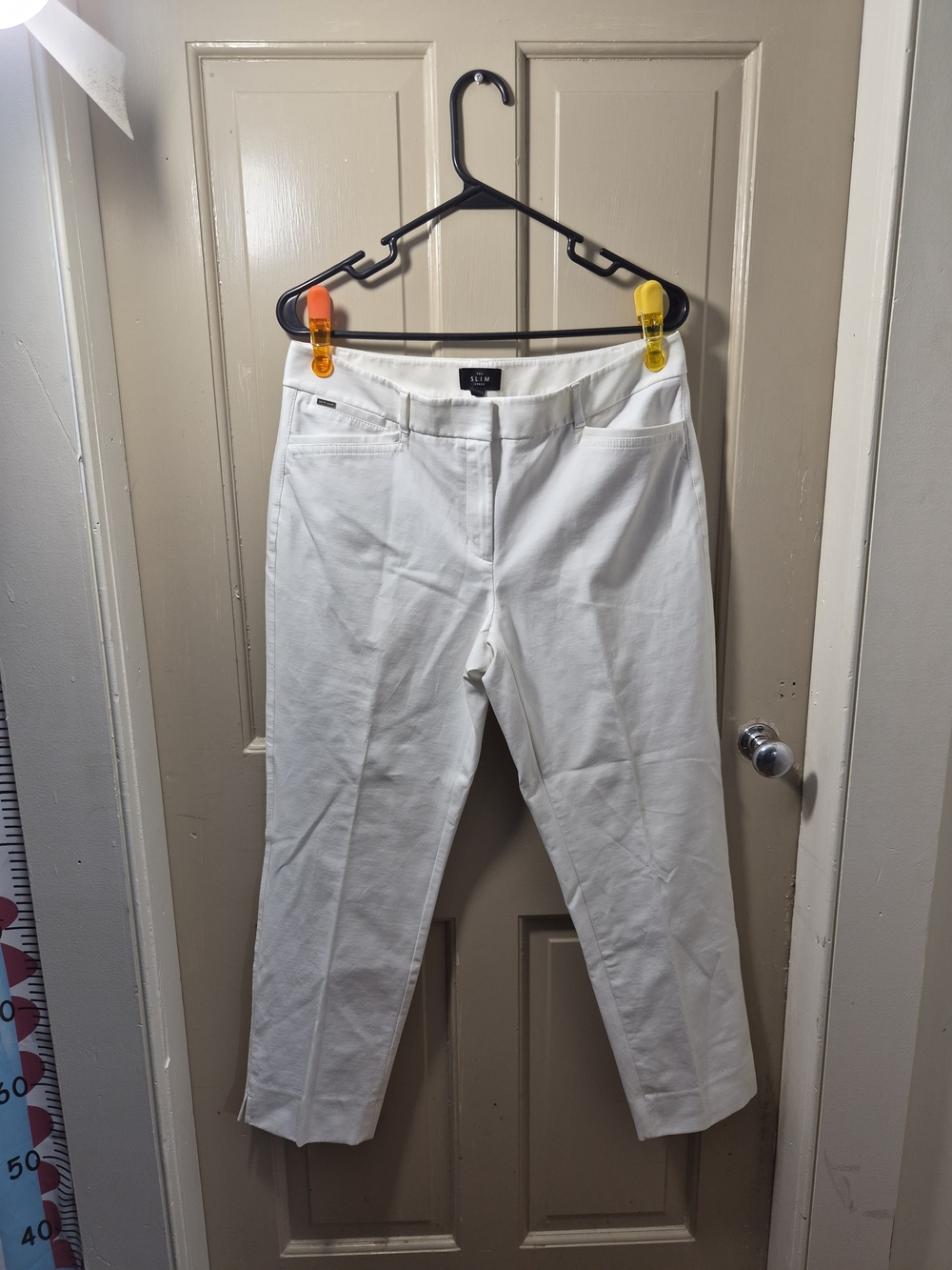 White House Black Market Women's White Cropped Straight-Leg Jeans
